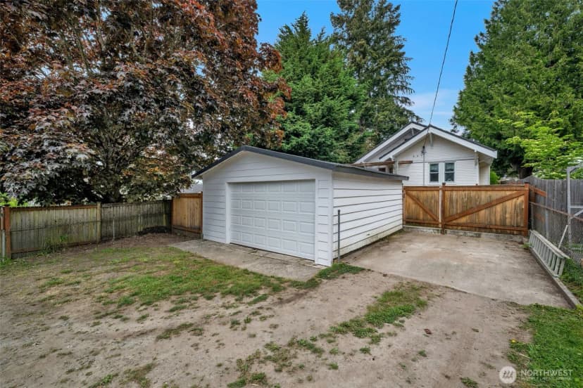Property photo for 3551 Sw 99th Street, Seattle photo 37