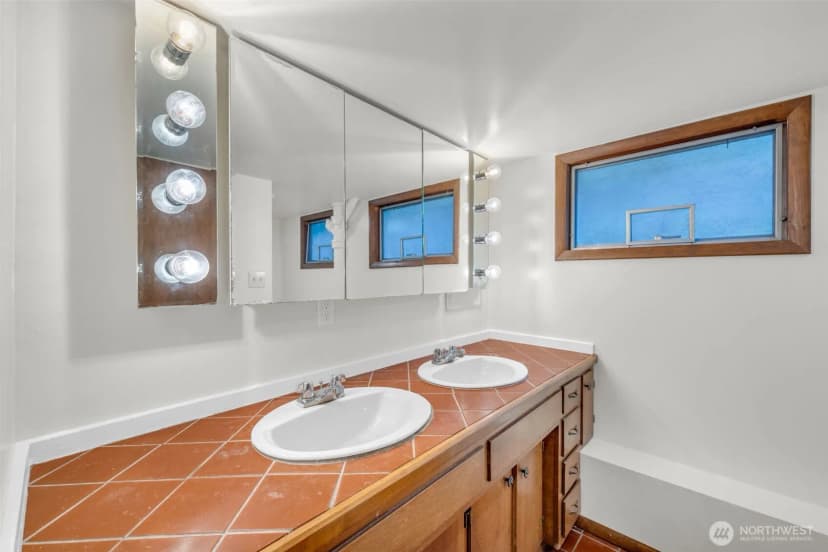 Property photo for 3551 Sw 99th Street, Seattle photo 24