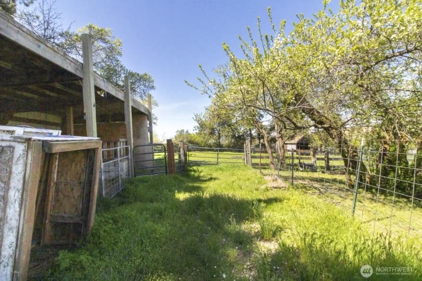 Property photo for 3001 Pullman Albion Road, Pullman photo 29