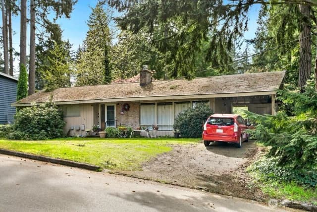 Property photo for 1605 153rd Avenue Se, Bellevue photo 2