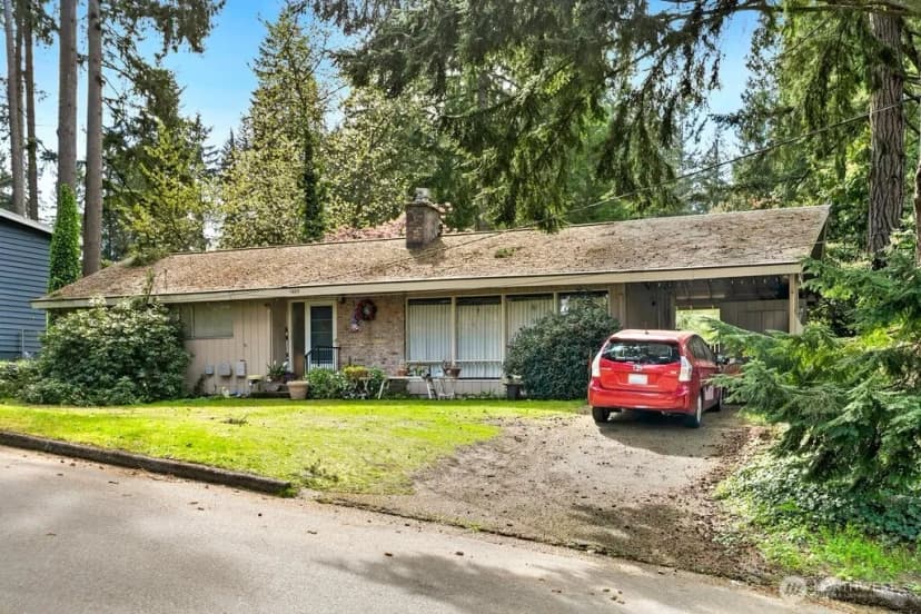 Property photo for 1605 153rd Avenue Se, Bellevue photo 2