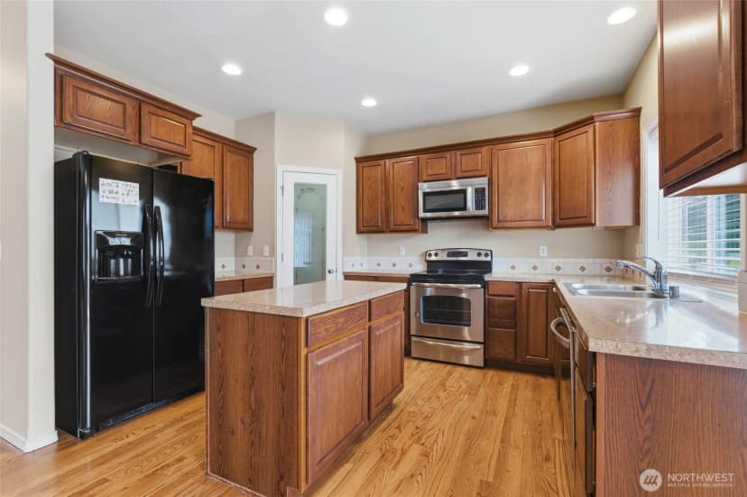 Property photo for 29115 69th Avenue S, Roy photo 9