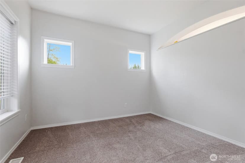 Property photo for 29115 69th Avenue S, Roy photo 4