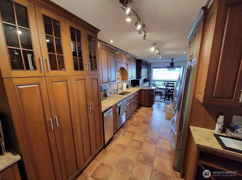 Property photo for 28303 Sound View Drive S #102, Des Moines photo 12