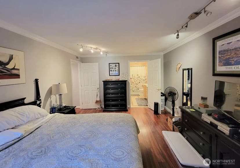 Property photo for 28303 Sound View Drive S #102, Des Moines photo 15