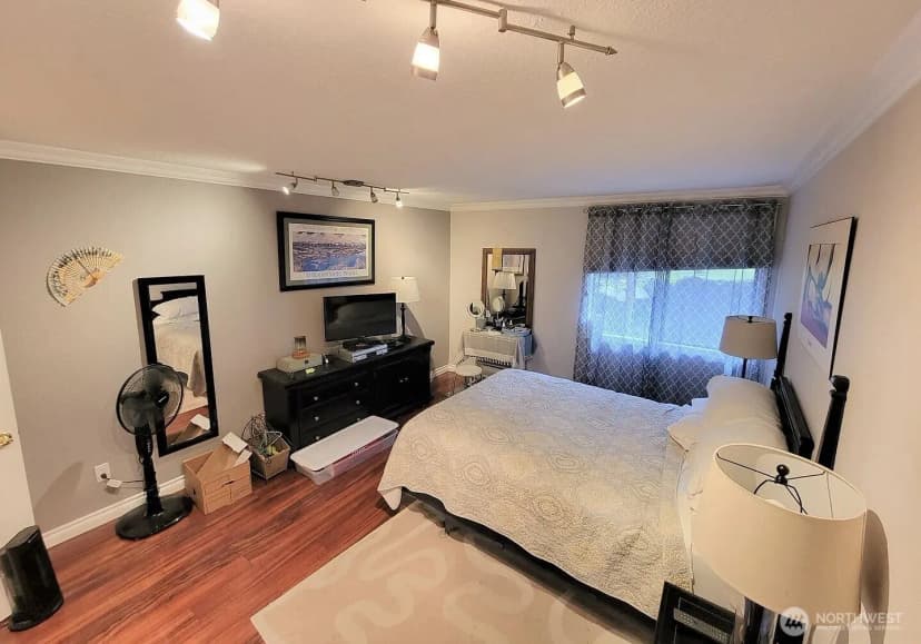 Property photo for 28303 Sound View Drive S #102, Des Moines photo 16