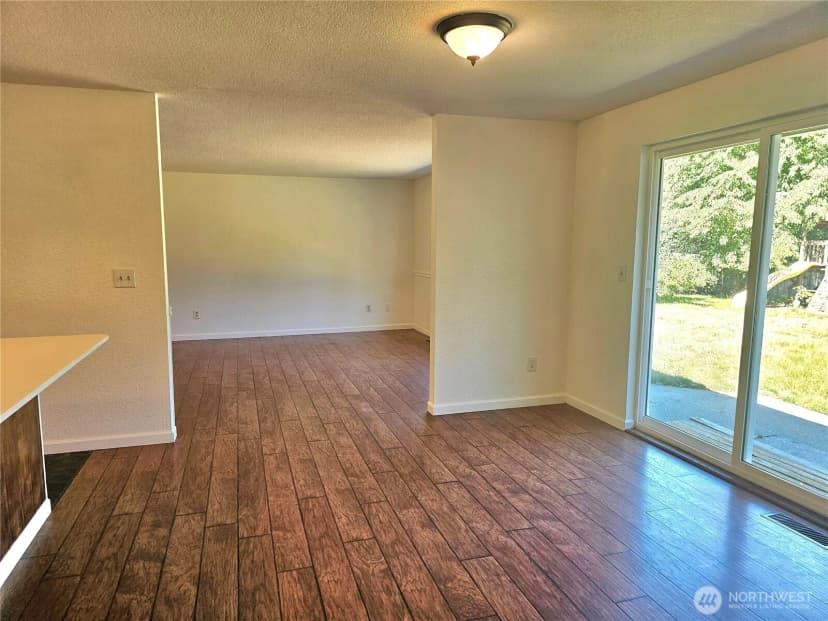 Property photo for 727 Tipsoo Loop S, Rainier photo 17