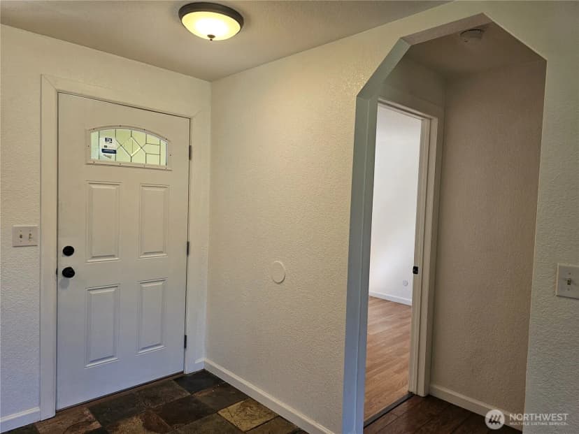 Property photo for 727 Tipsoo Loop S, Rainier photo 5