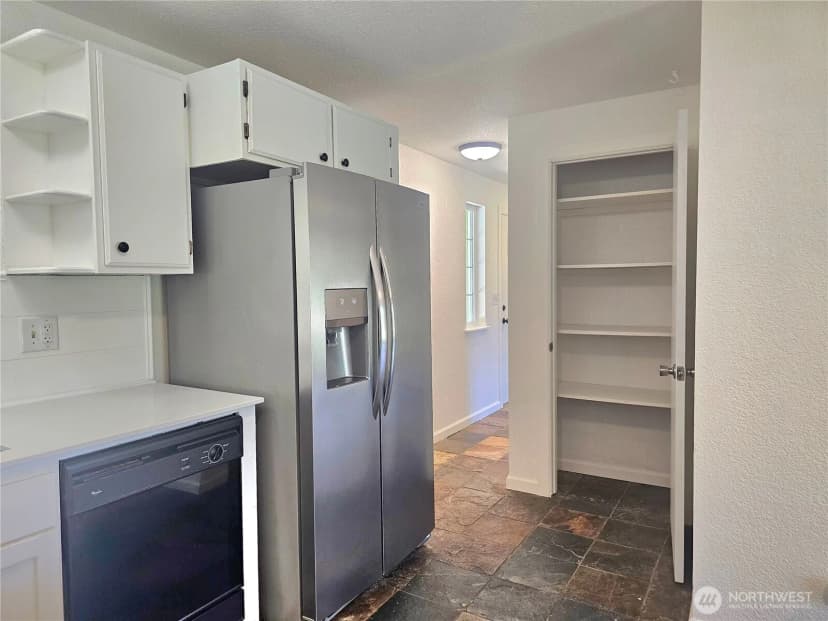 Property photo for 727 Tipsoo Loop S, Rainier photo 8