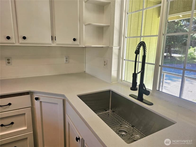 Property photo for 727 Tipsoo Loop S, Rainier photo 9