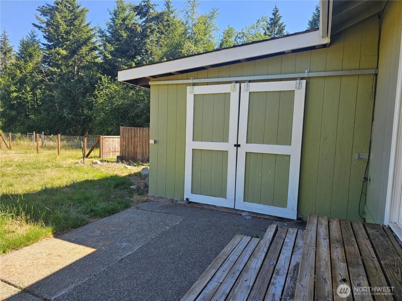 Property photo for 727 Tipsoo Loop S, Rainier photo 34