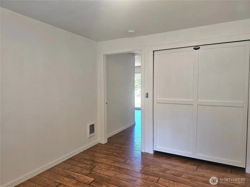 Property photo for 727 Tipsoo Loop S, Rainier photo 19