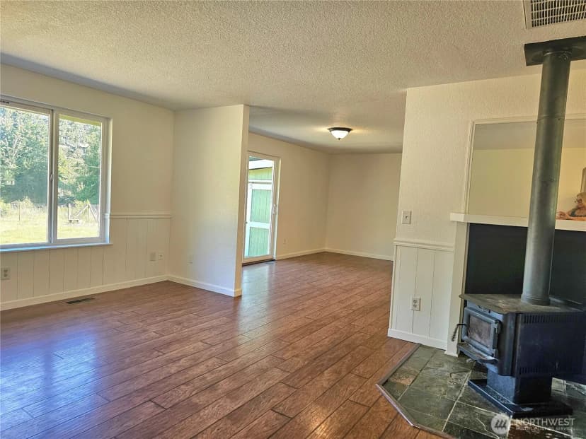 Property photo for 727 Tipsoo Loop S, Rainier photo 15