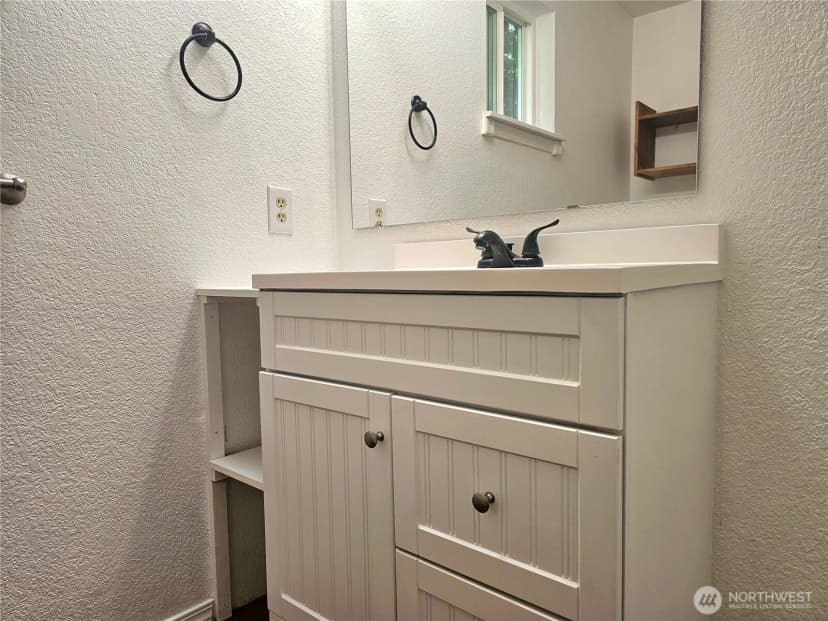 Property photo for 727 Tipsoo Loop S, Rainier photo 32