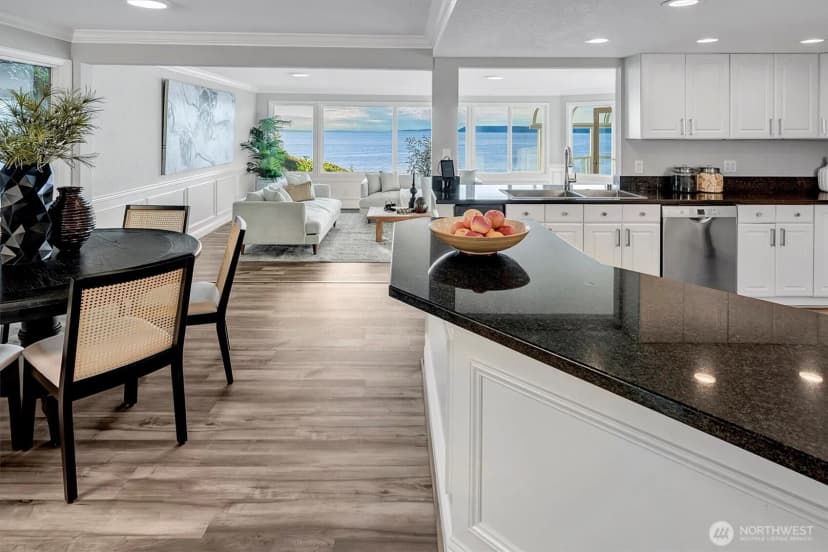 Property photo for 8001 Talbot Road, Edmonds photo 11