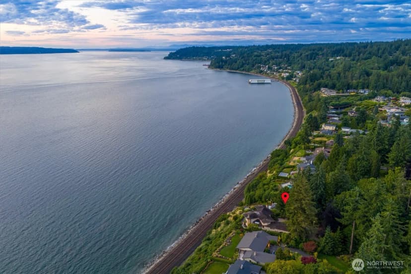 Property photo for 8001 Talbot Road, Edmonds photo 38