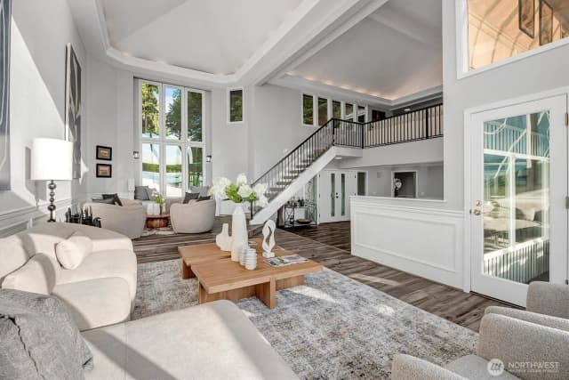 Property photo for 8001 Talbot Road, Edmonds photo 4