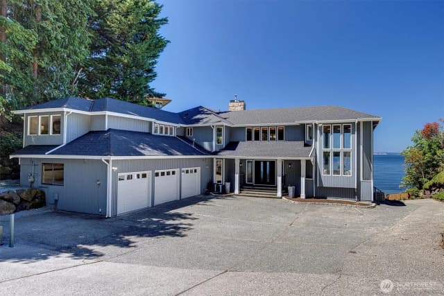 Property photo for 8001 Talbot Road, Edmonds photo 2
