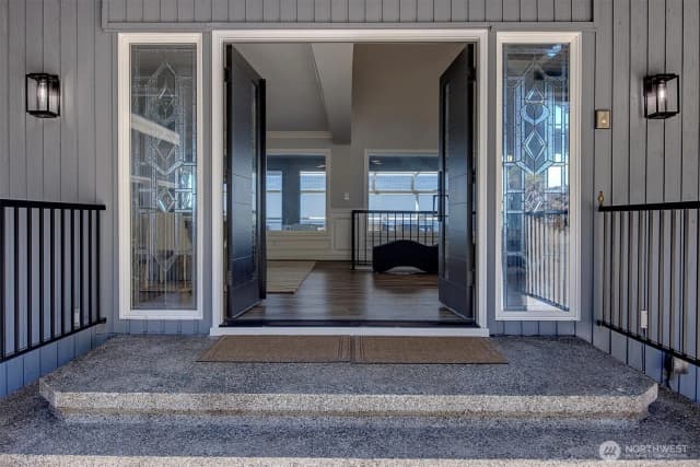 Property photo for 8001 Talbot Road, Edmonds photo 3