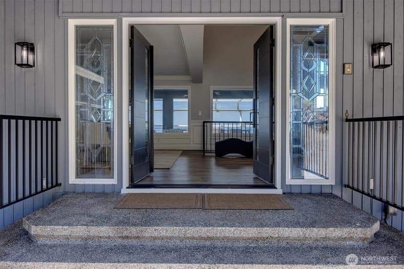 Property photo for 8001 Talbot Road, Edmonds photo 3