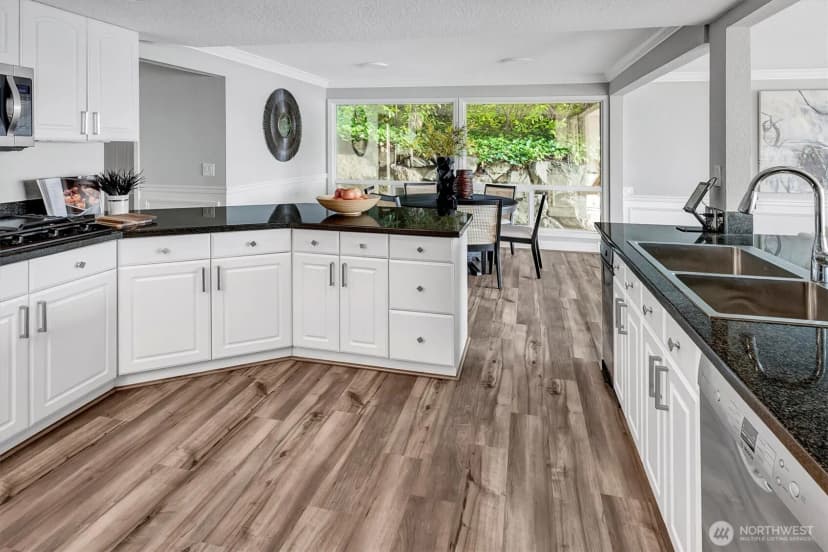 Property photo for 8001 Talbot Road, Edmonds photo 12