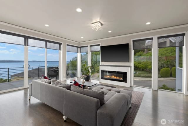 Property photo for 1422 Browns Point Boulevard, Tacoma photo 4