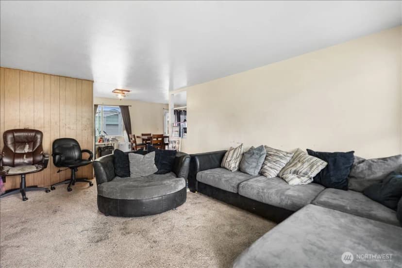 Property photo for 125 E 60th Street, Tacoma photo 3