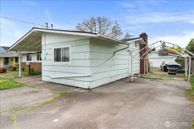 Property photo for 125 E 60th Street, Tacoma photo 2