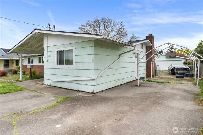 Property photo for 125 E 60th Street, Tacoma photo 2