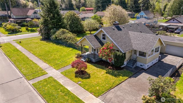 Property photo for 1320 4th Street, Cosmopolis