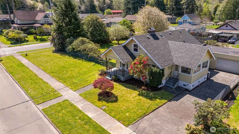 Property photo for 1320 4th Street, Cosmopolis