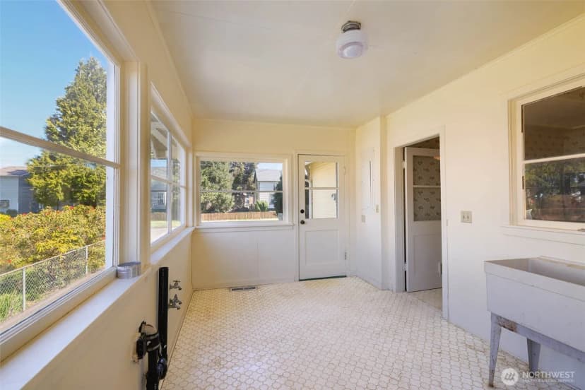 Property photo for 1320 4th Street, Cosmopolis photo 17