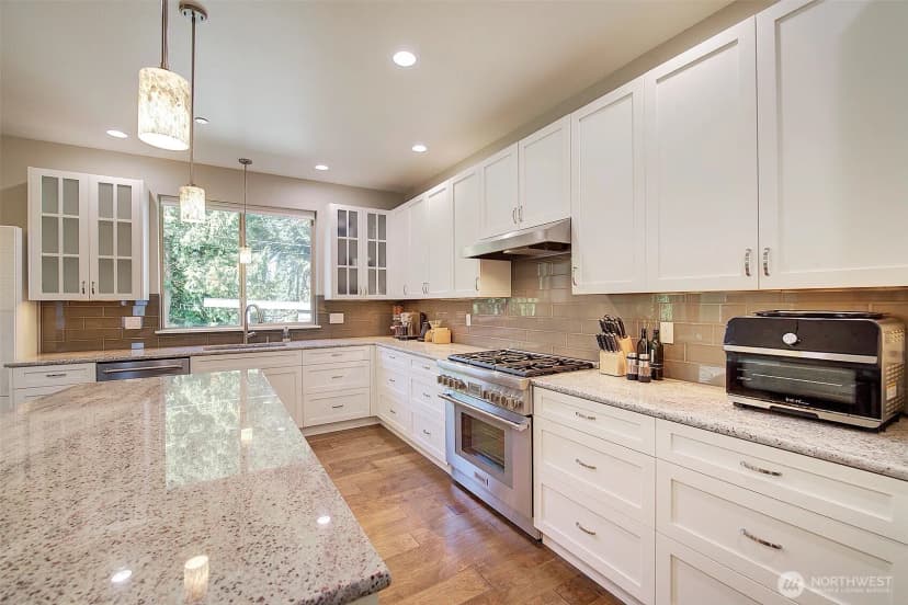 Property photo for 11627 21st Avenue Sw, Burien photo 6