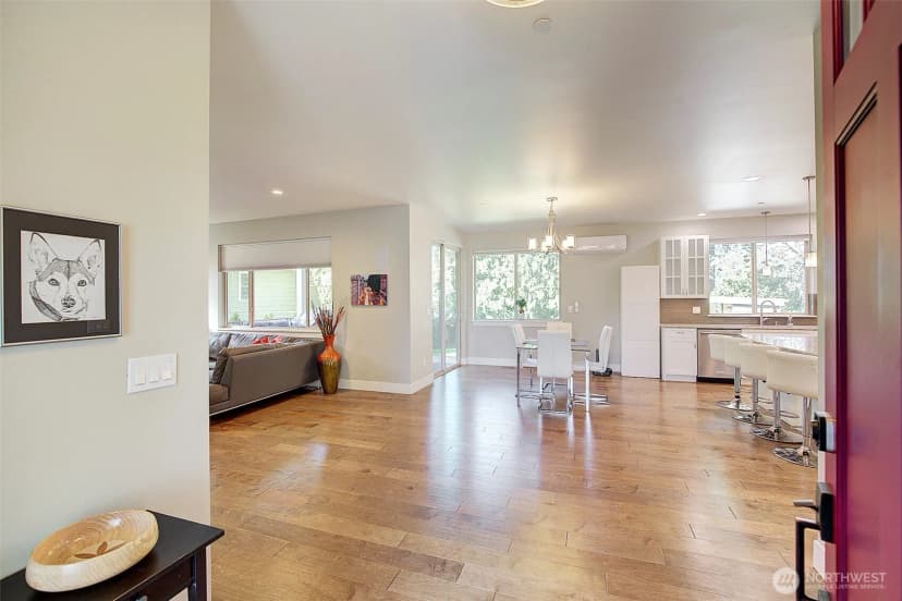 Property photo for 11627 21st Avenue Sw, Burien photo 3