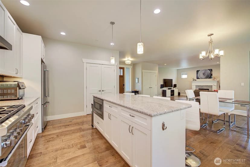 Property photo for 11627 21st Avenue Sw, Burien photo 8