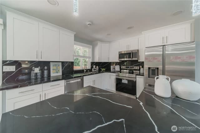 Property photo for 2336 Sw 338th Street, Federal Way photo 5