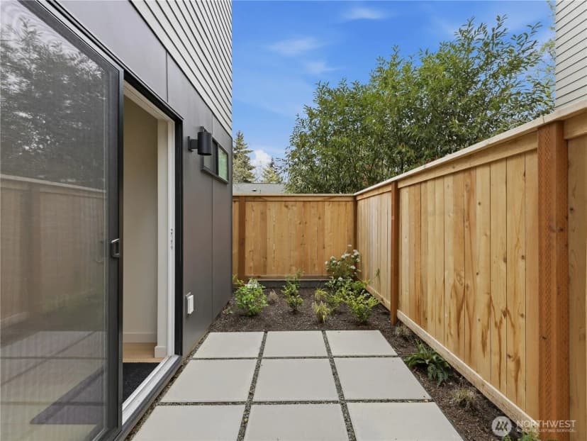 Property photo for 1412 A N 47th Street, Seattle photo 31