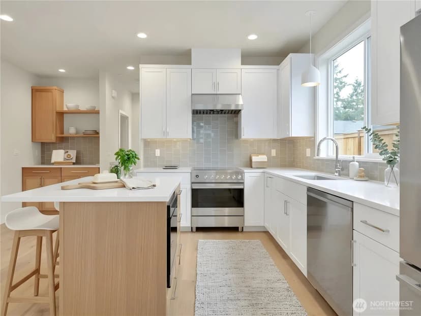 Property photo for 1412 A N 47th Street, Seattle photo 9