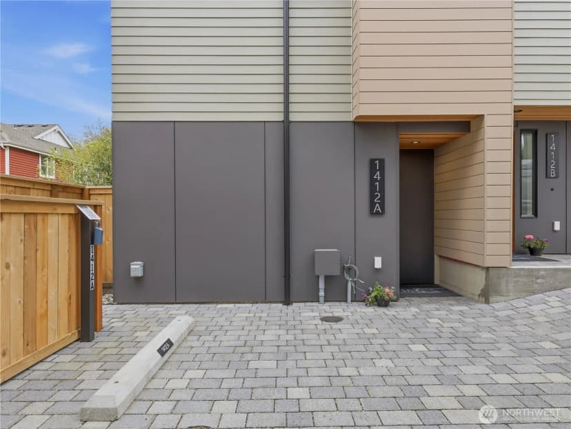 Property photo for 1412 A N 47th Street, Seattle photo 2