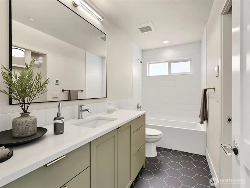 Property photo for 1412 A N 47th Street, Seattle photo 24