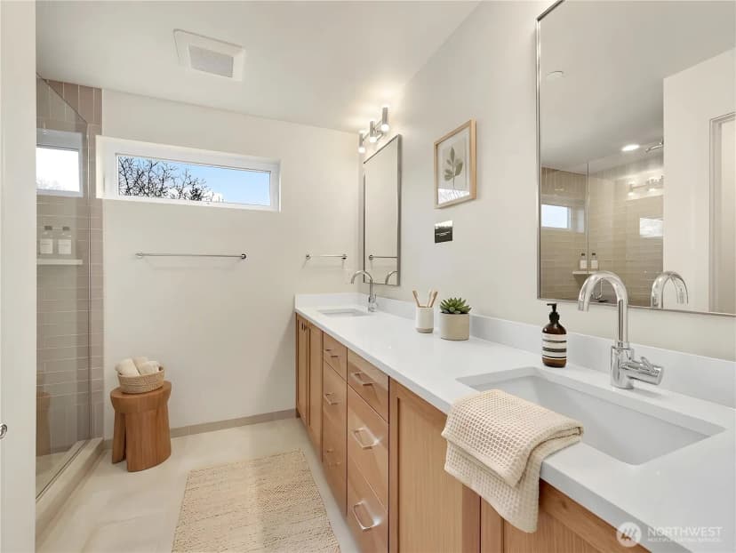 Property photo for 1412 A N 47th Street, Seattle photo 19