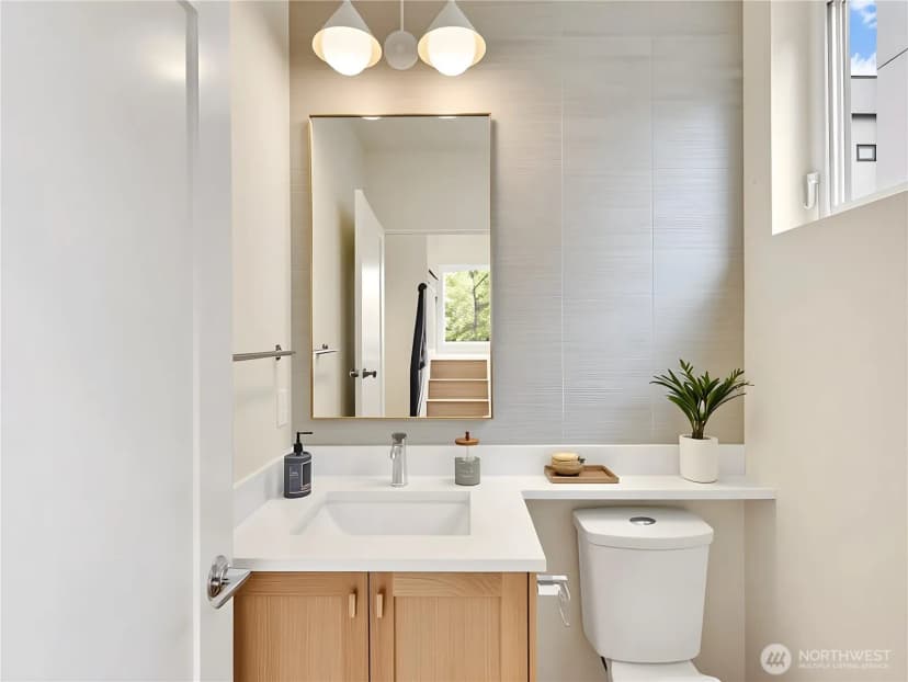 Property photo for 1412 A N 47th Street, Seattle photo 14