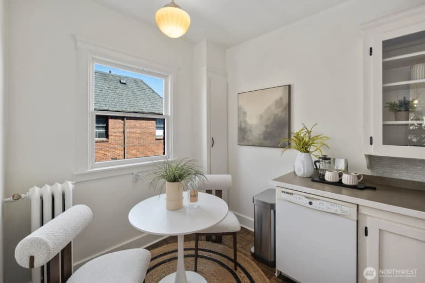 Property photo for 1902 Bigelow Avenue N #304, Seattle photo 12