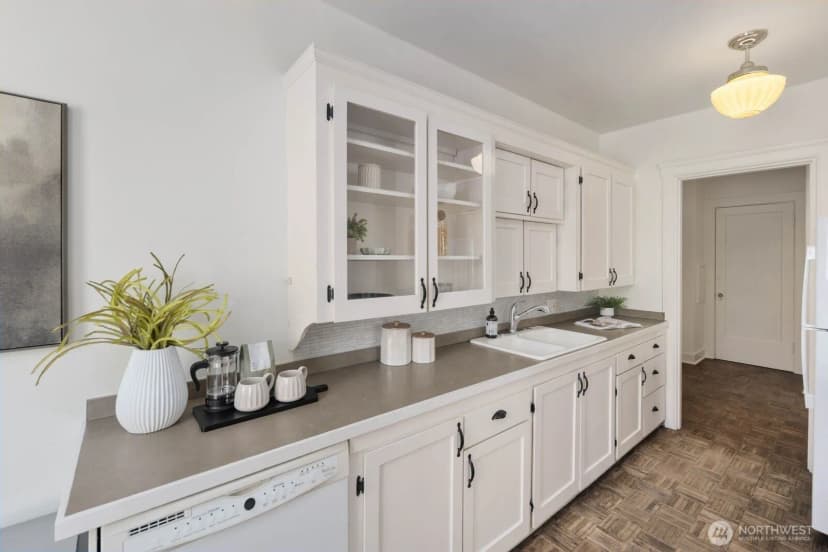 Property photo for 1902 Bigelow Avenue N #304, Seattle photo 15