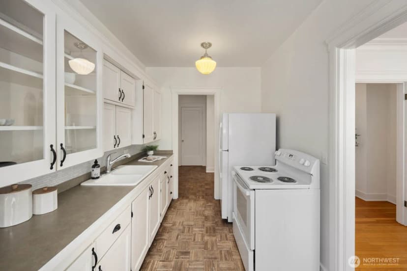 Property photo for 1902 Bigelow Avenue N #304, Seattle photo 16