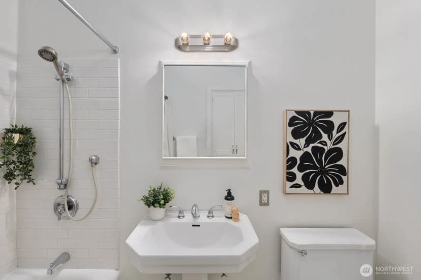 Property photo for 1902 Bigelow Avenue N #304, Seattle photo 18