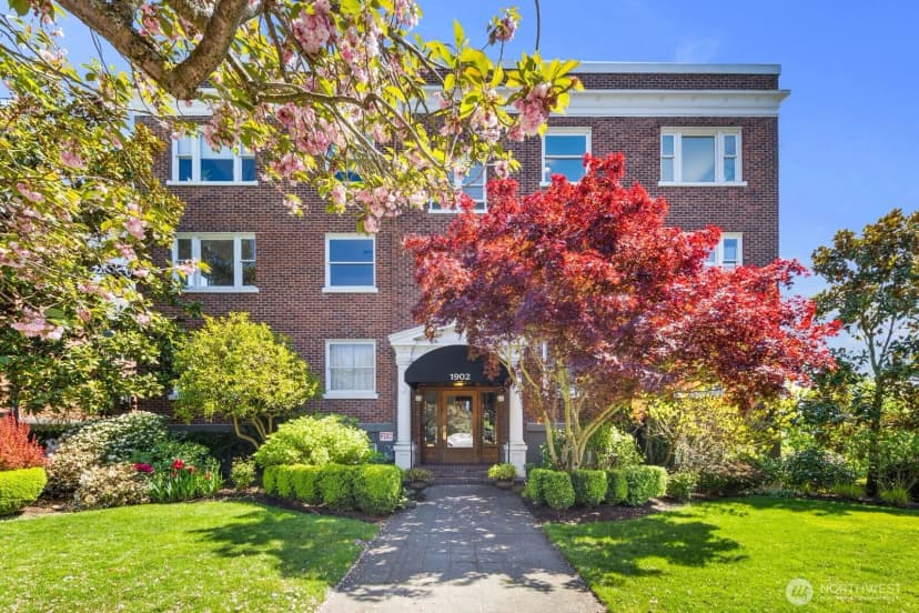 Property photo for 1902 Bigelow Avenue N #304, Seattle