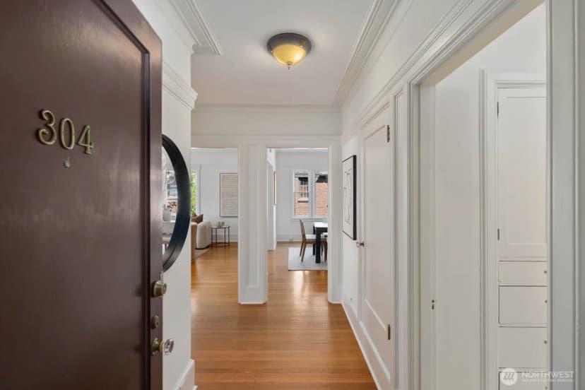 Property photo for 1902 Bigelow Avenue N #304, Seattle photo 3
