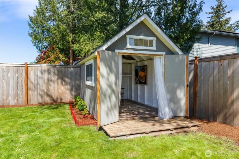 Property photo for 2012 168th Avenue, Bellevue photo 34
