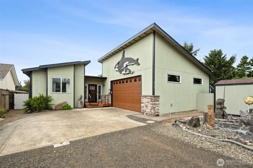 Property photo for 263 Canal Drive Ne, Ocean Shores photo 4